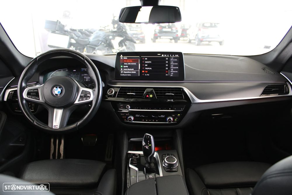BMW 520 d Pack Desportivo M Auto - 25
