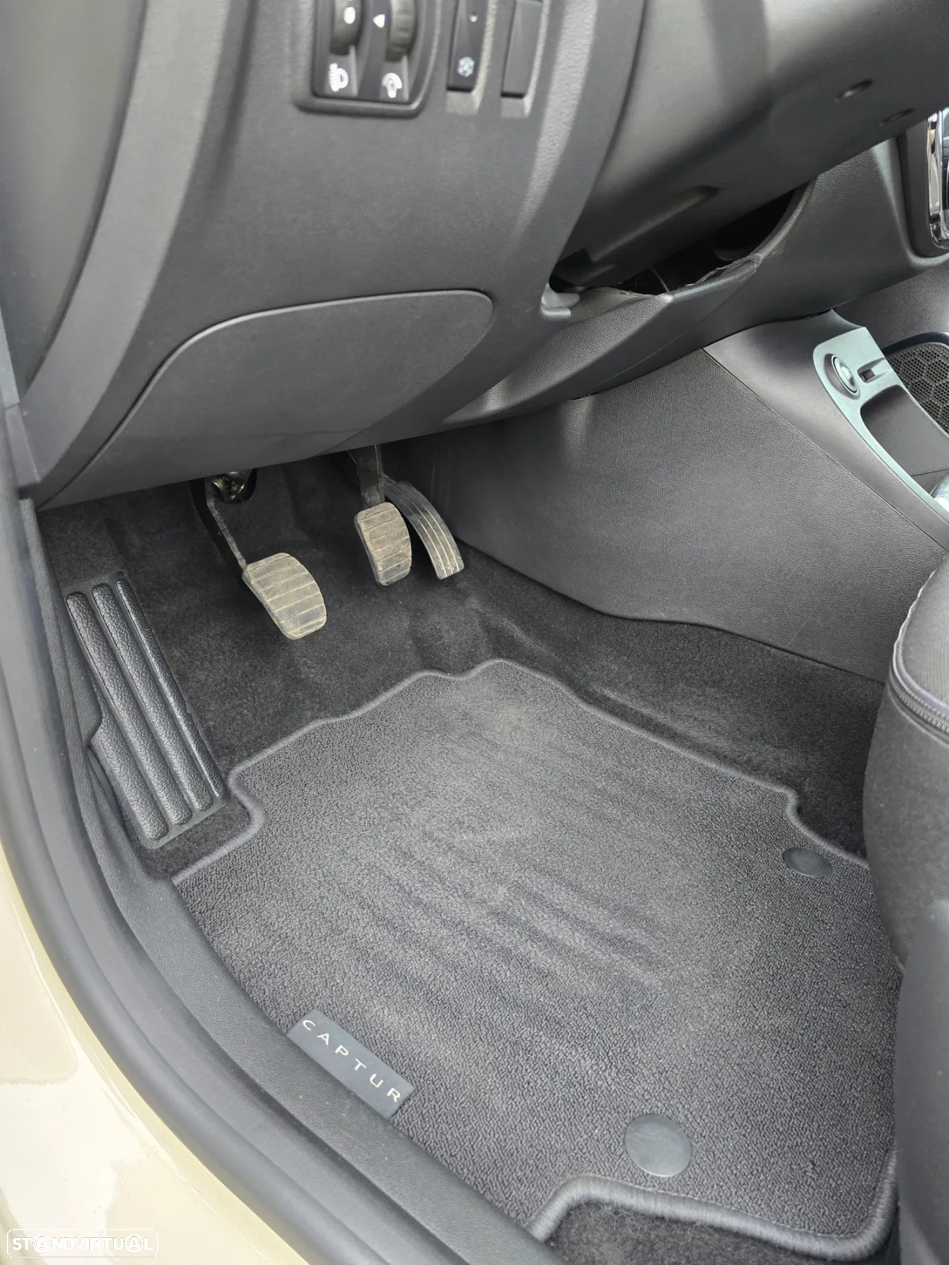 Renault Captur 1.5 dCi Exclusive - 23