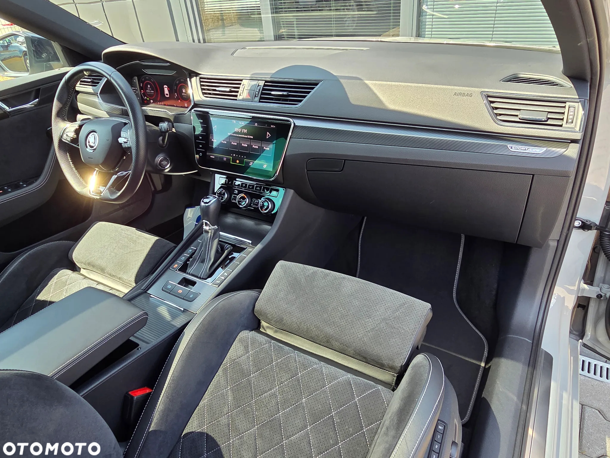 Skoda Superb 2.0 TDI 4x4 Sportline DSG - 32
