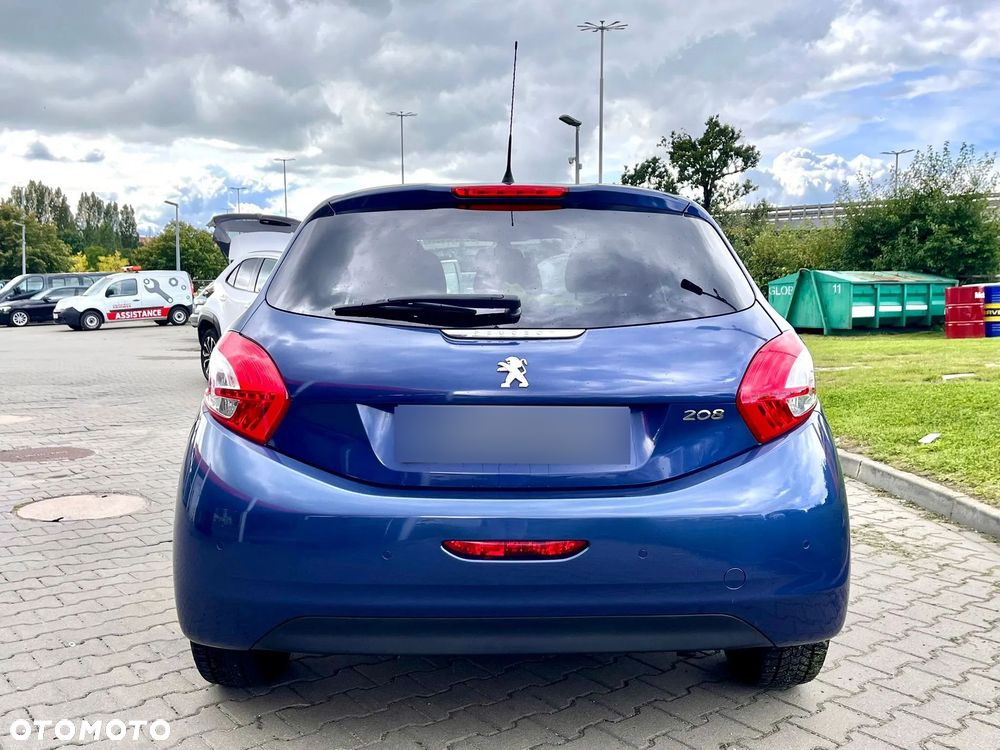 Peugeot 208 - 5