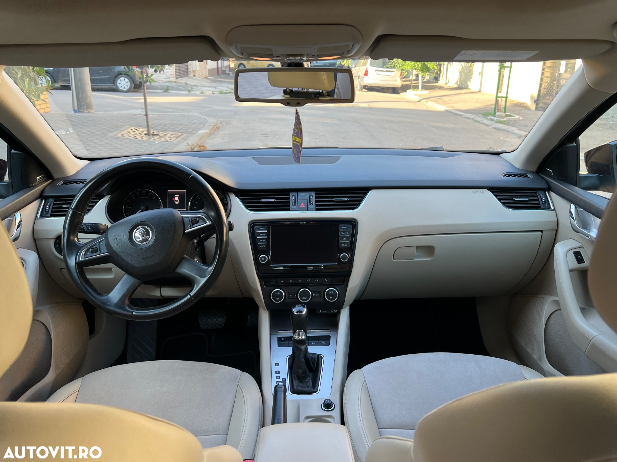 Skoda Octavia 1.6 TDI Business DSG - 12