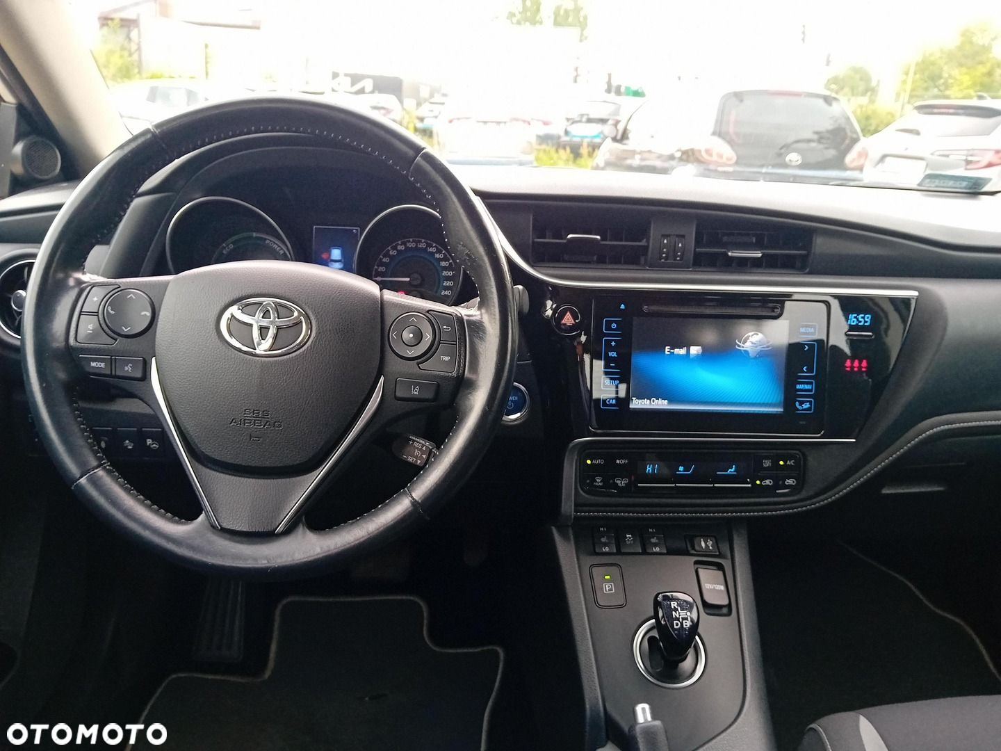 Toyota Auris Hybrid 135 Premium - 11