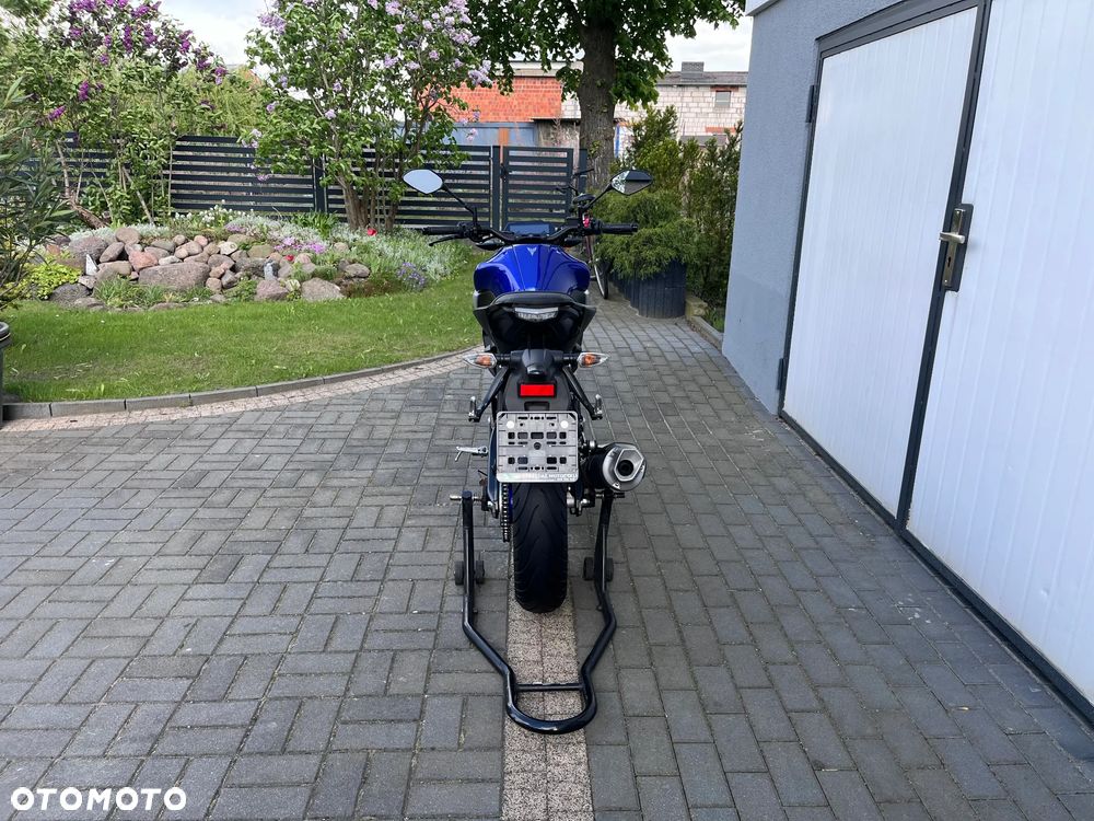 Yamaha MT - 8