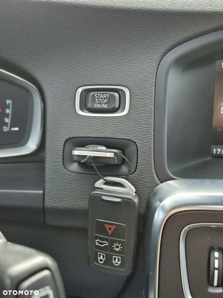 Volvo V60 - 40