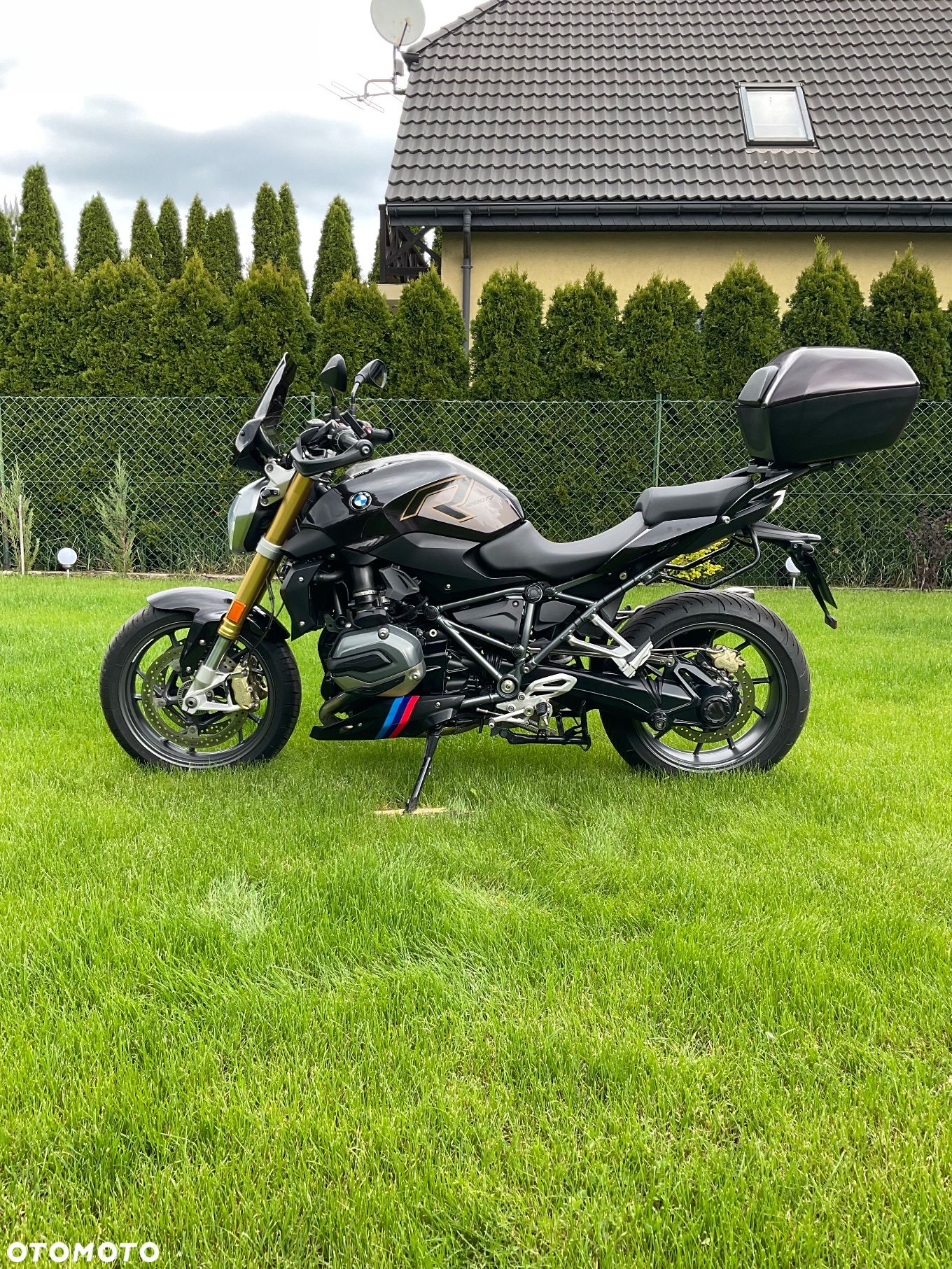 BMW R - 1