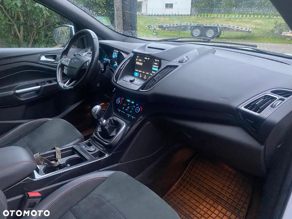 Ford Kuga 2.0 TDCi 2x4 ST-Line - 16