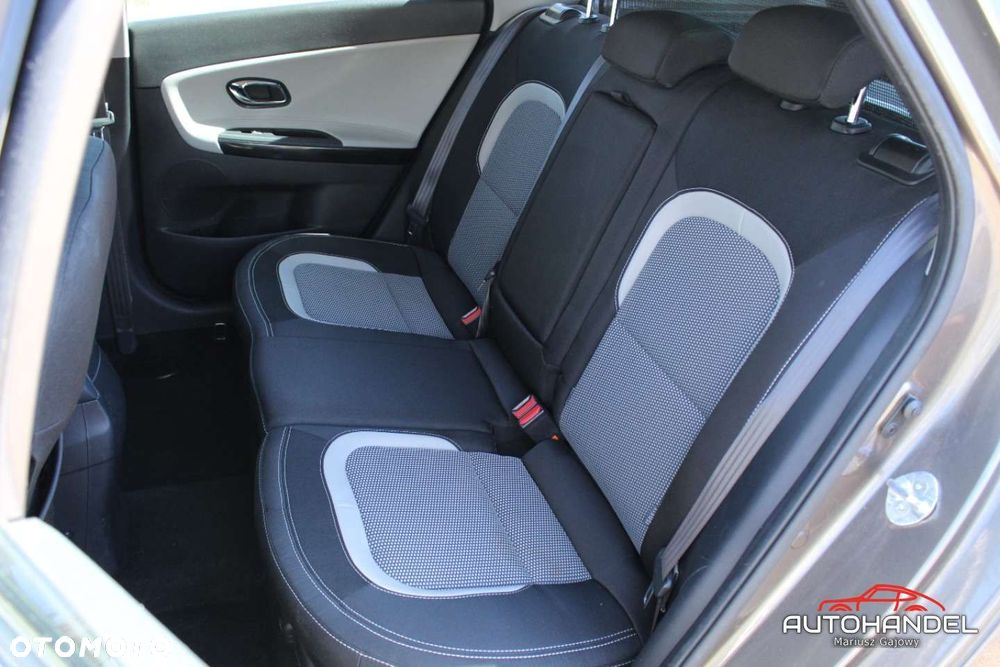 Kia Ceed - 15