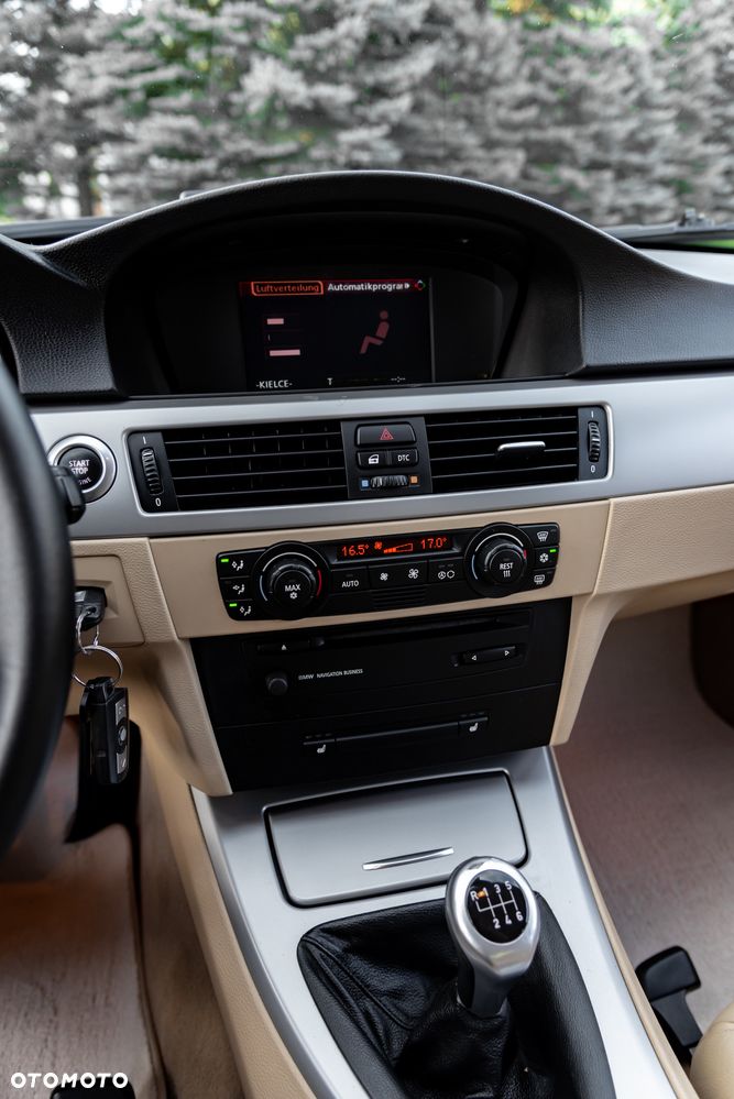 BMW Seria 3 325i - 37