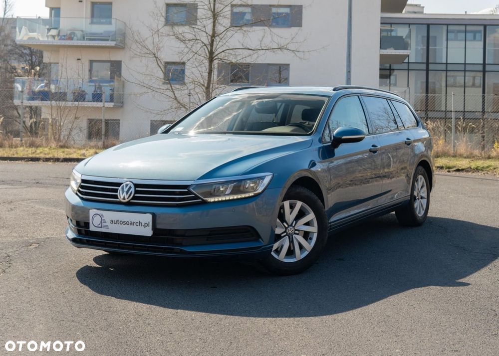 Volkswagen Passat - 2