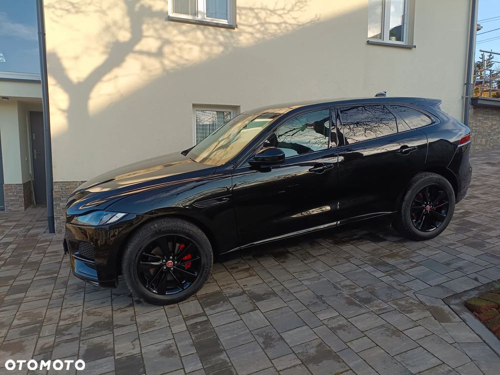 Jaguar F-Pace P250 AWD R-Dynamic Black - 2