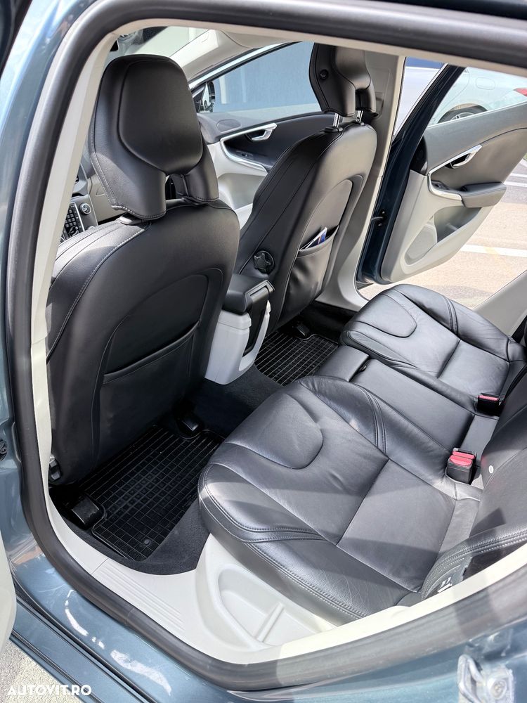 Volvo V40 D2 Aut. Summum - 8