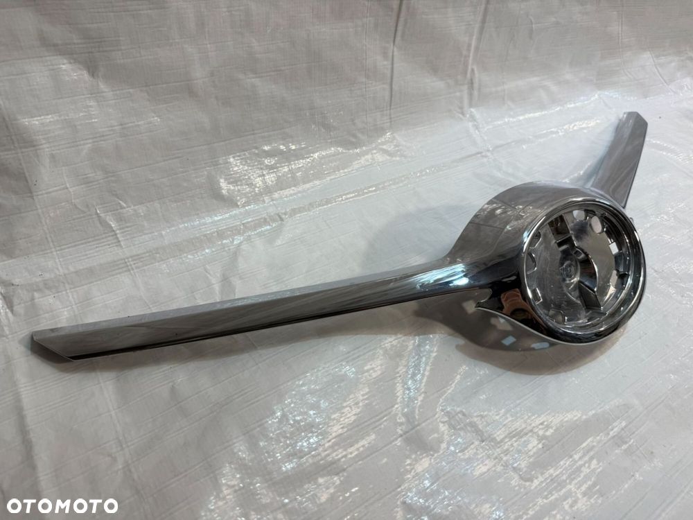Toyota Auris II Lift 2015-2019 listwa chrom atrapa 53111-02A00 - 2