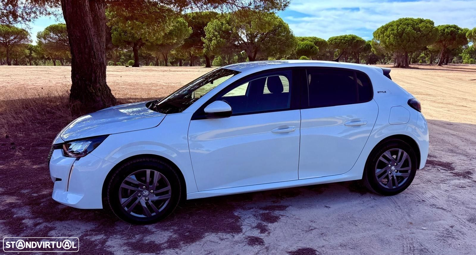 Peugeot 208 1.2 PureTech SE Style - 4