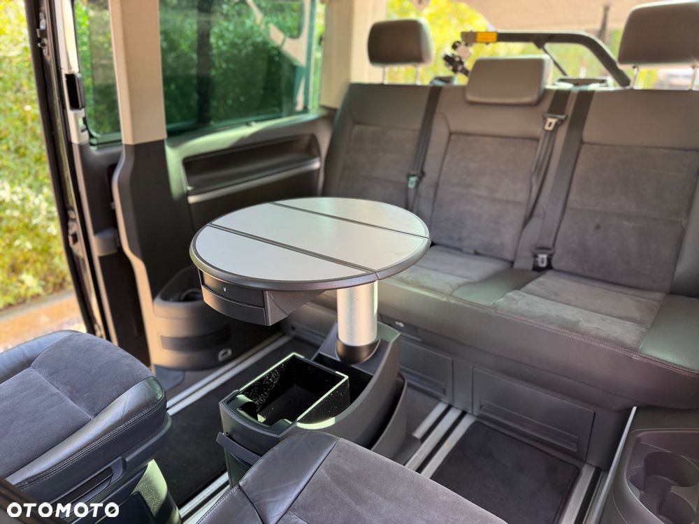 Volkswagen Multivan - 23