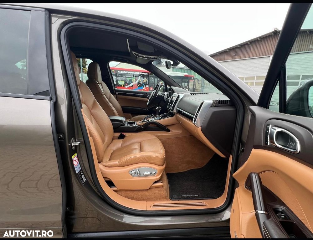 Porsche Cayenne - 6