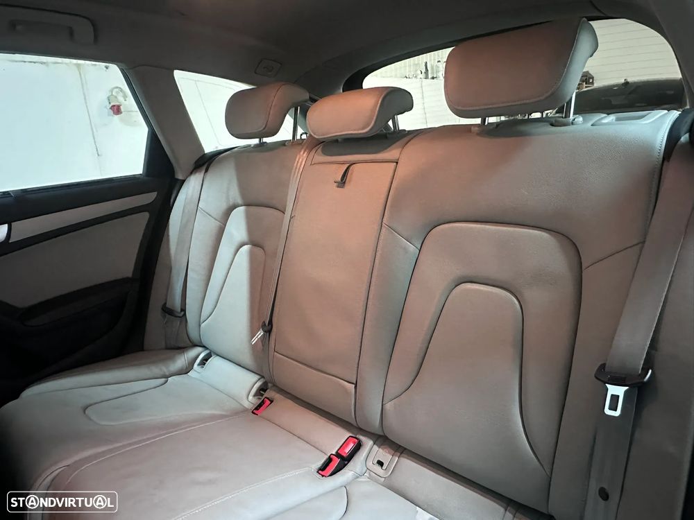 Audi A4 Avant 2.0 TDI Business Line Sport - 12