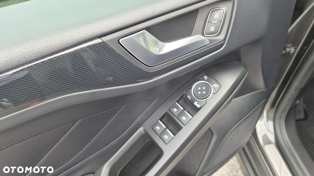Ford Focus 1.0 EcoBoost Hybrid ST-LINE DESIGN - 16