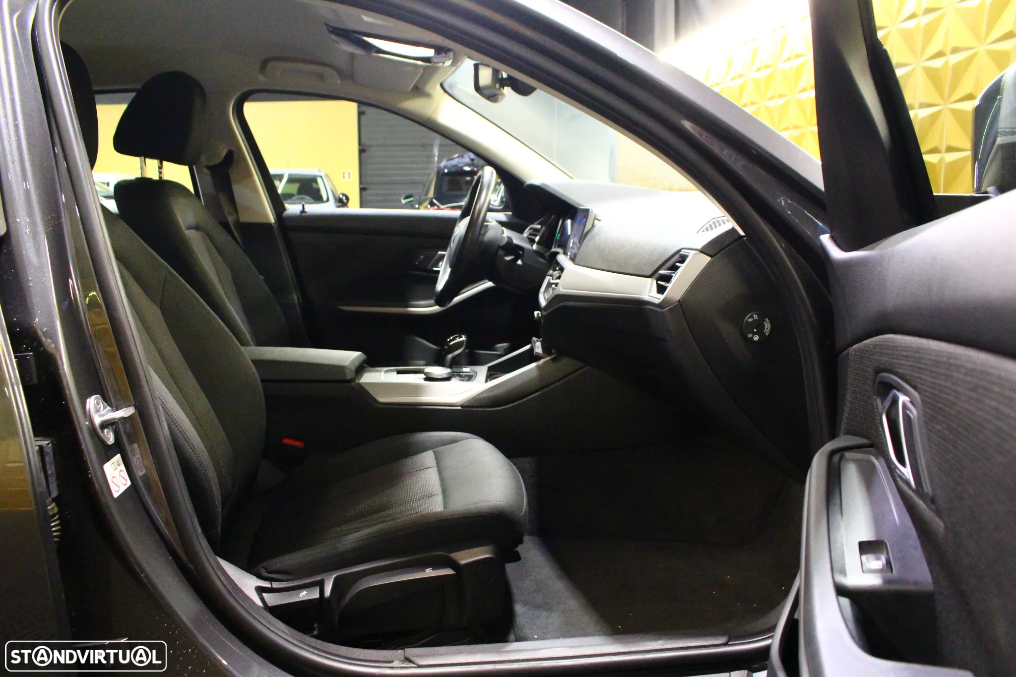 BMW 330 e Auto - 14