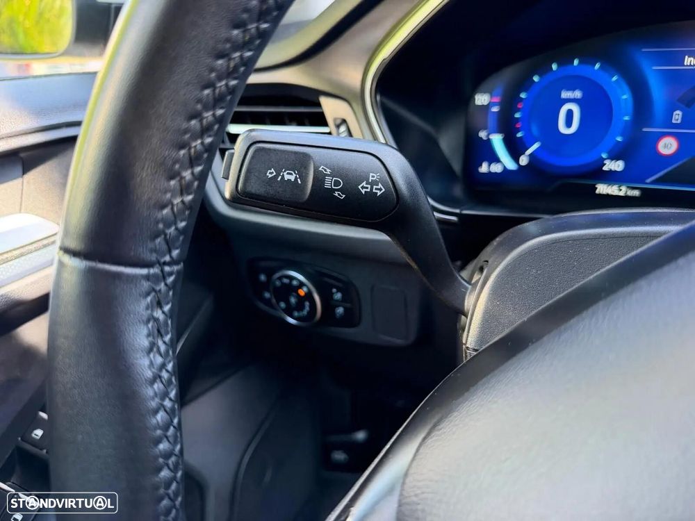 Ford Focus 1.0 EcoBoost Titanium - 27