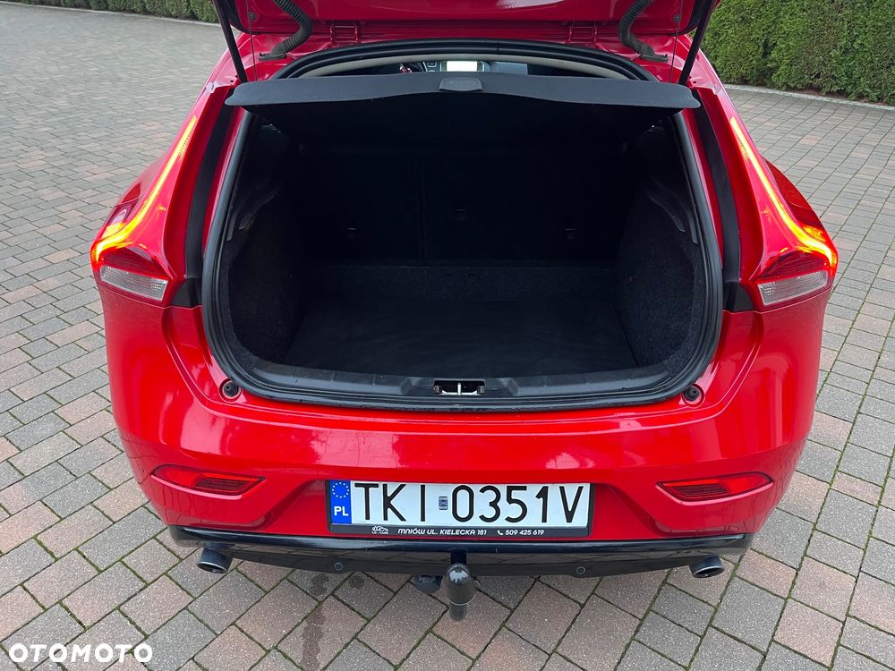 Volvo V40 - 25