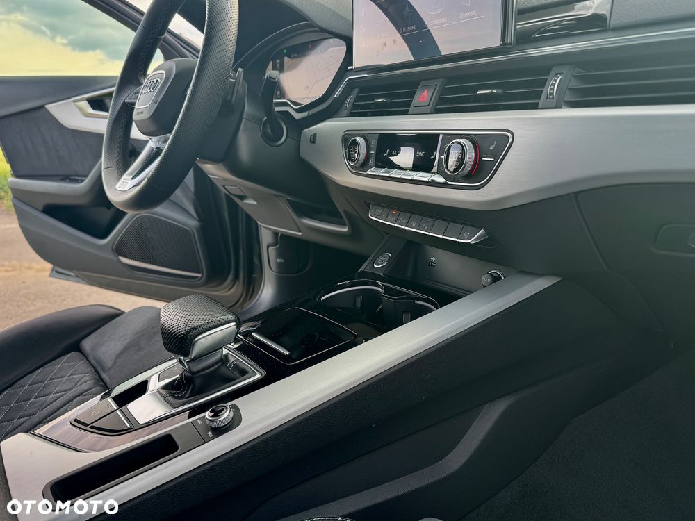 Audi A4 Avant 35 TDI mHEV S Line S tronic - 33