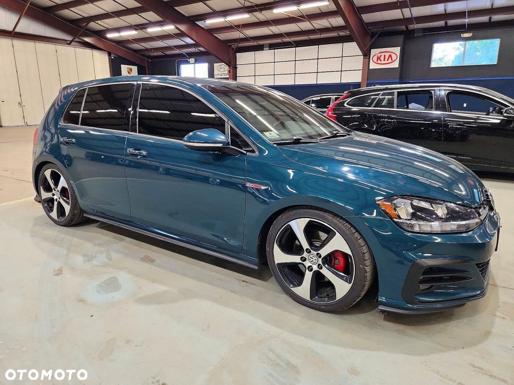 Volkswagen Golf - 4
