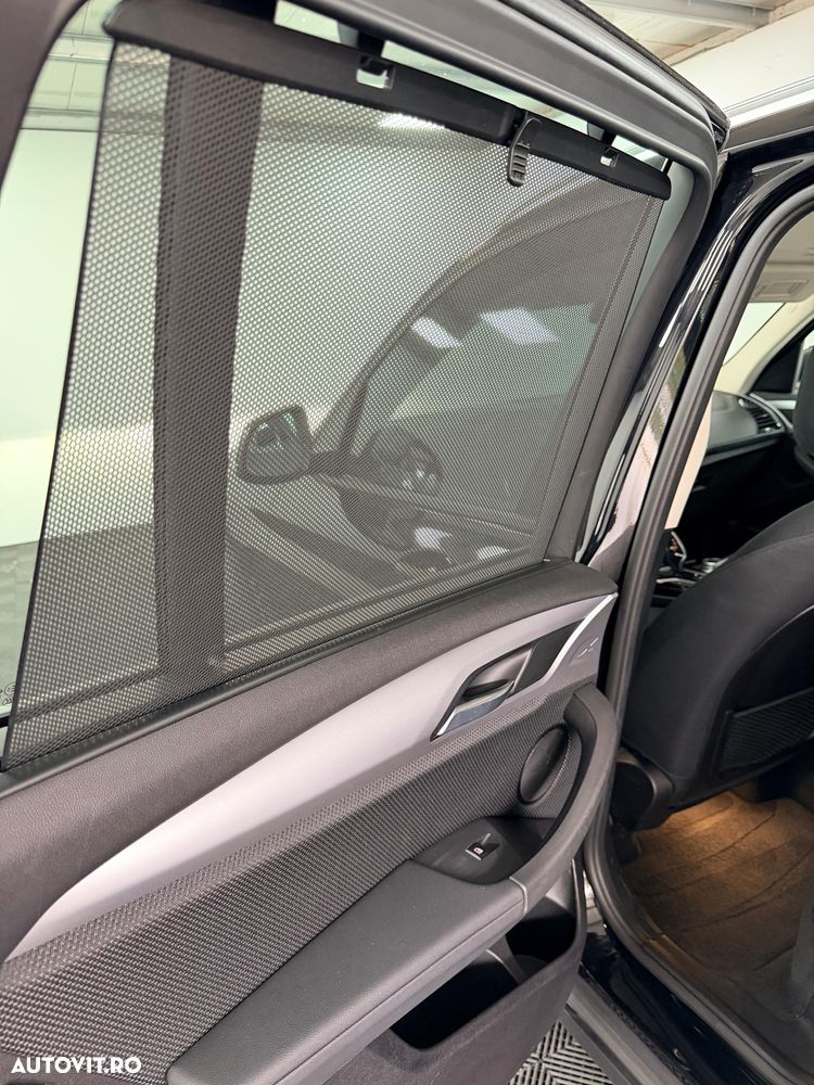 BMW X3 xDrive20i AT - 12
