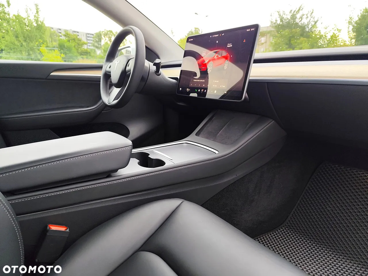 Tesla Y Long Range RWD - 11
