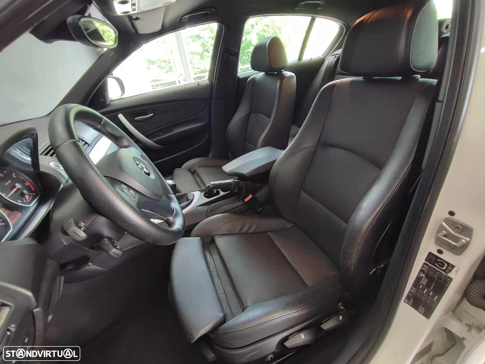 BMW 118 d Pack M - 26