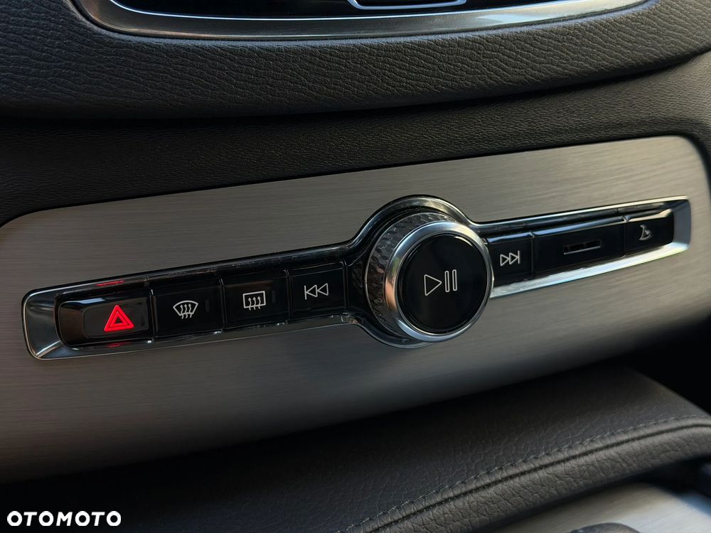 Volvo XC 90 T8 AWD Recharge Geartronic Inscription Expression - 23