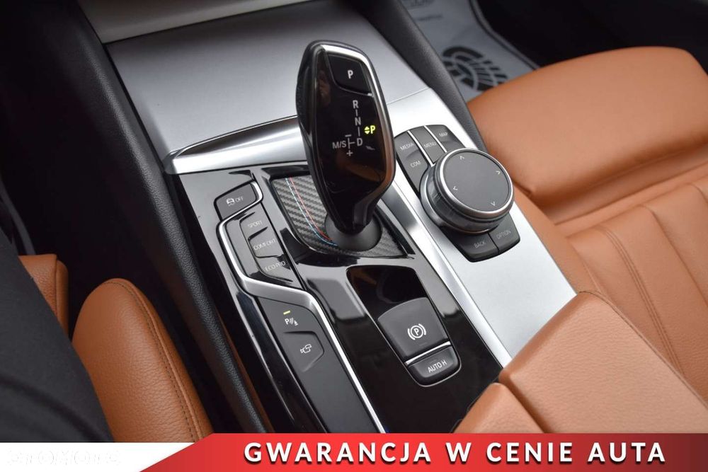 BMW Seria 5 520d xDrive Luxury Line sport - 17