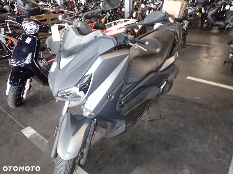 Yamaha X-max - 1