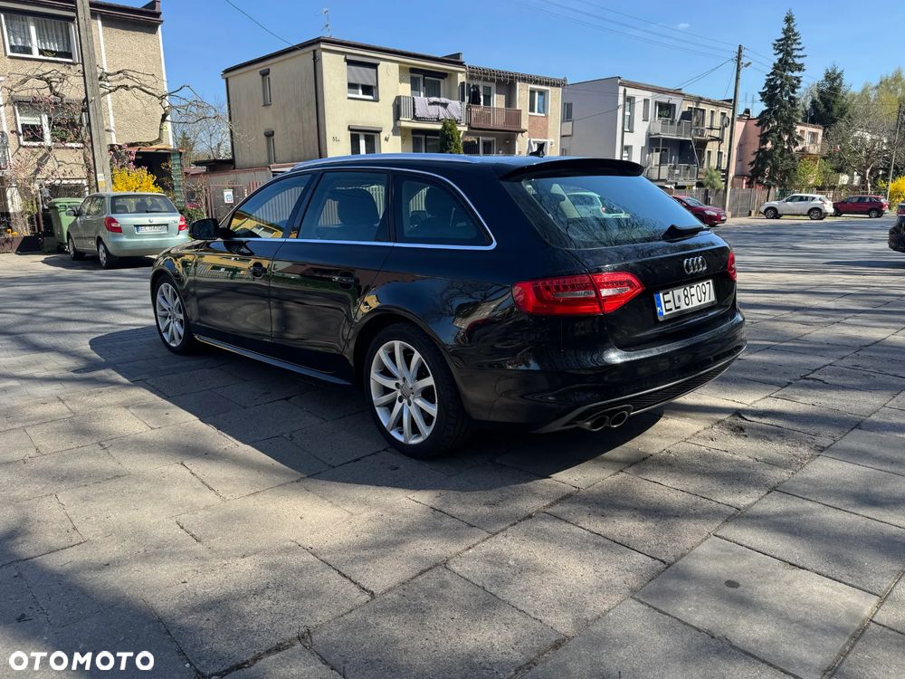 Audi A4 Avant 2.0 TDI Quattro S tronic - 35