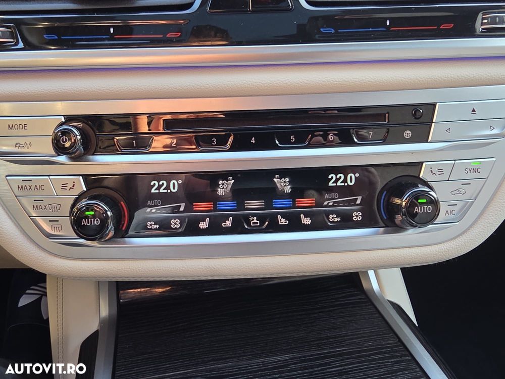 BMW Seria 7 740d xDrive MHEV - 15