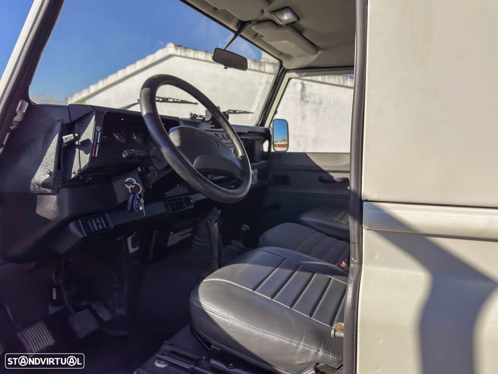 Land Rover Defender 90 2.5 Td5 S - 17
