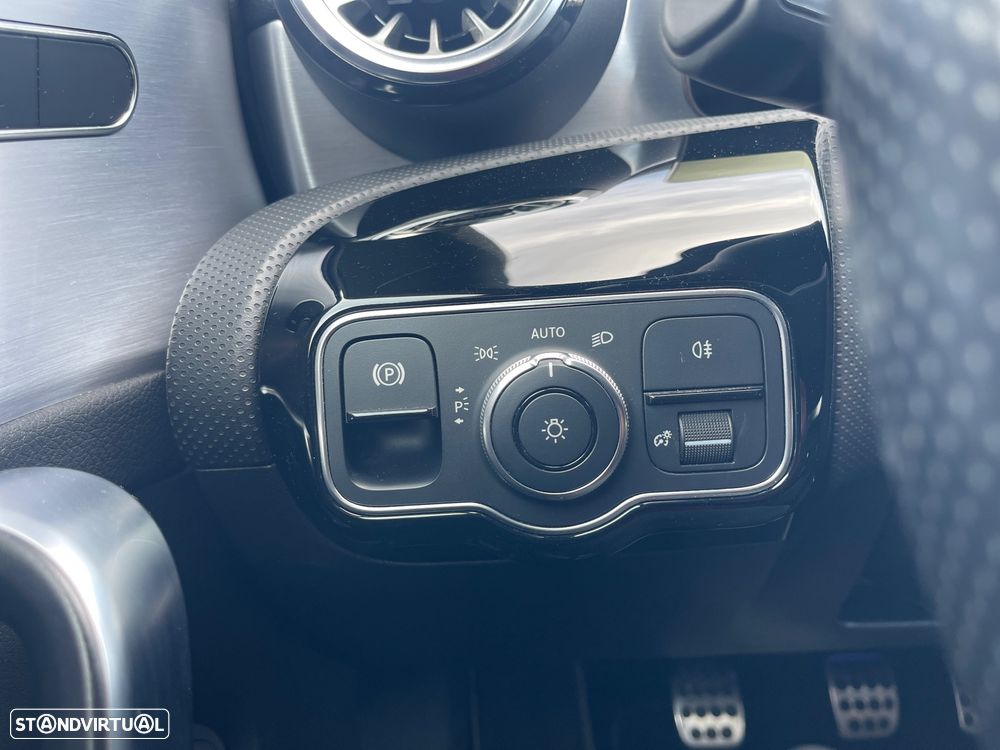 Mercedes-Benz CLA 180 AMG Line - 15