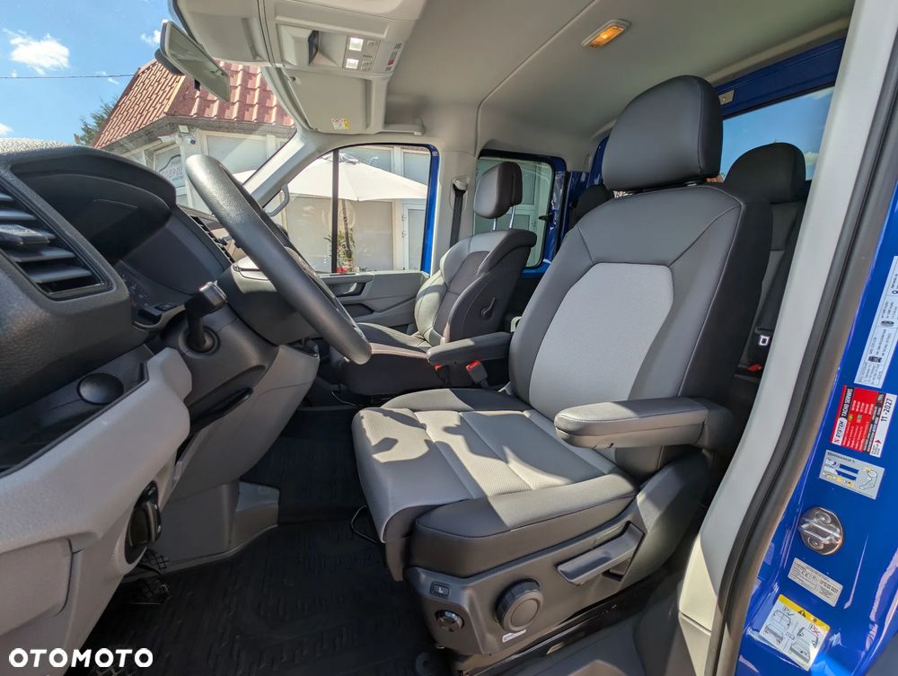 MAN TGE 3.180 Volkswagen Crafter 7 osób Autolaweta Dubel kabina - 19