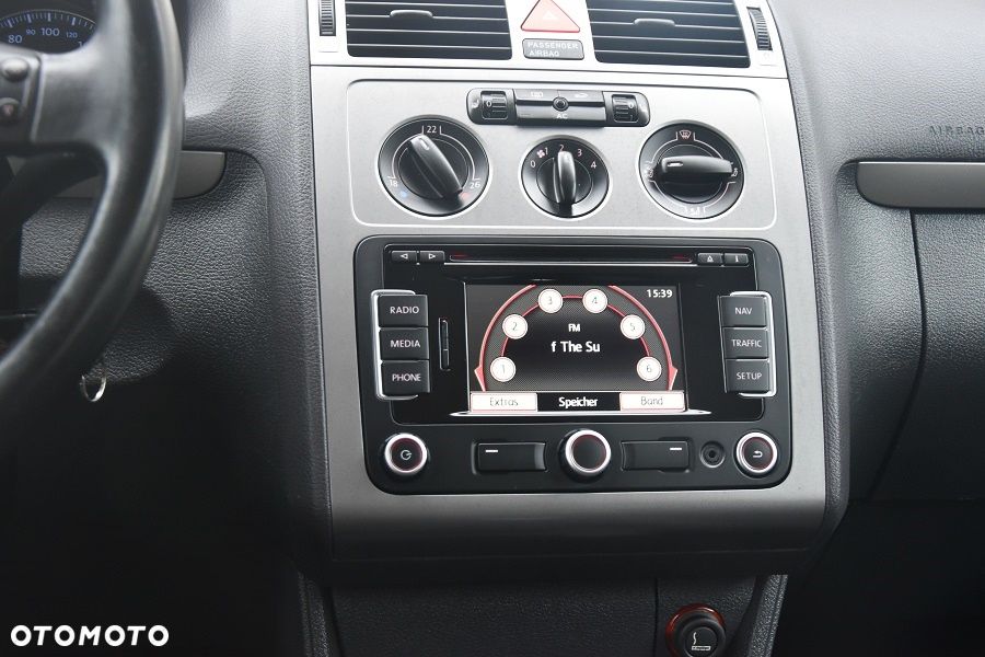 Volkswagen Touran 2.0 TDI DPF BlueMotion Technology Comfortline - 19