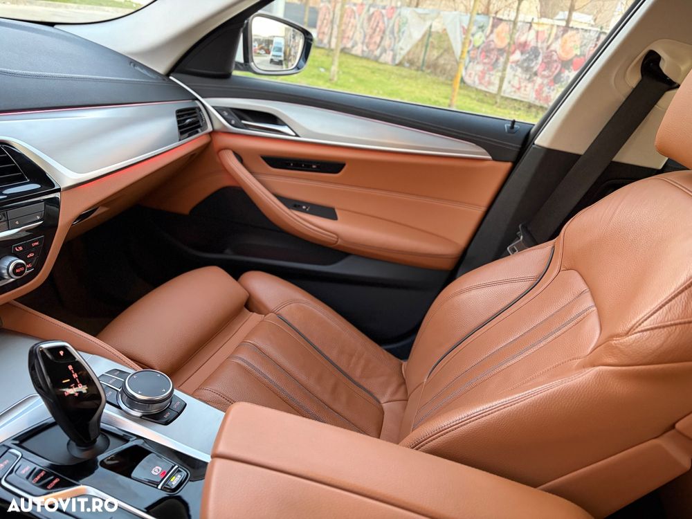 BMW Seria 5 530d xDrive AT MHEV - 15