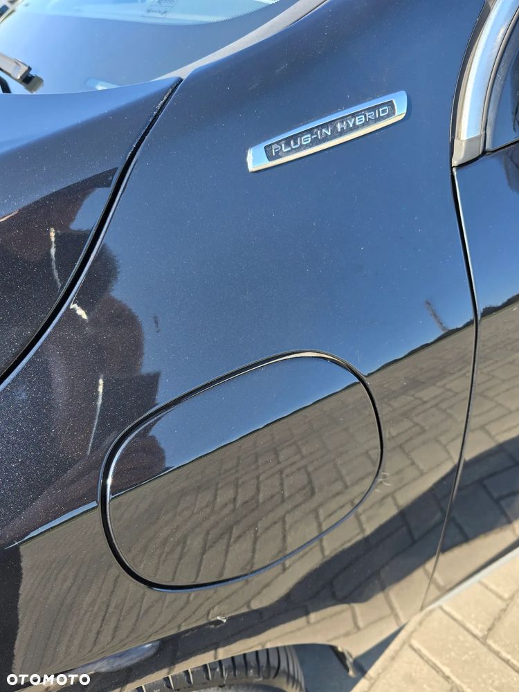 Volvo V60 D6 AWD Plug-in Hybrid R-Design Summum - 37