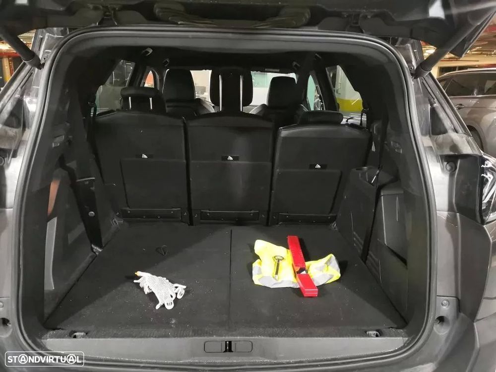 Peugeot 5008 - 8