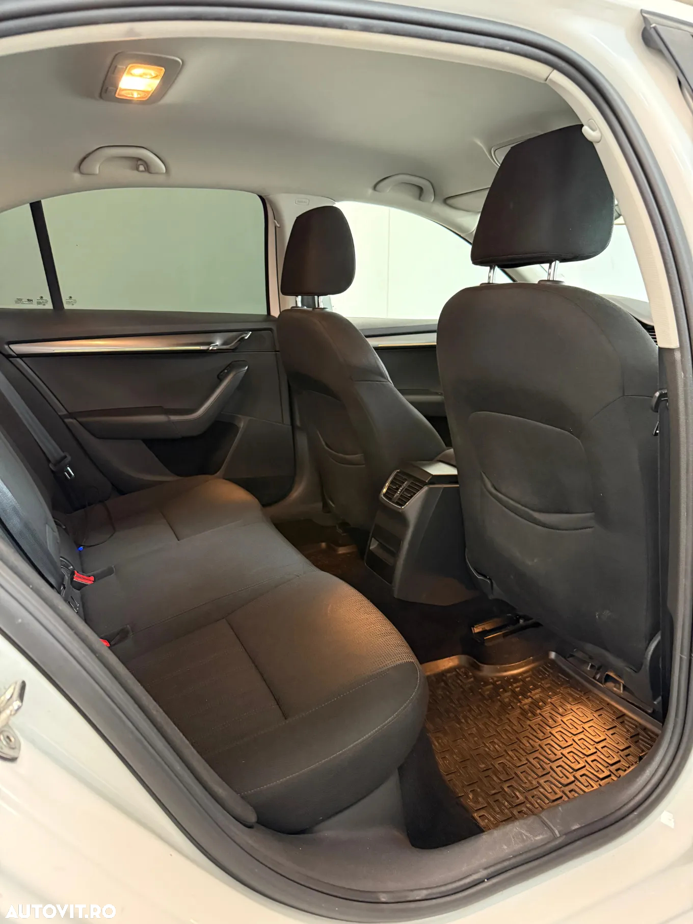 Skoda Octavia 2.0 TDI DSG 4X4 Style - 7