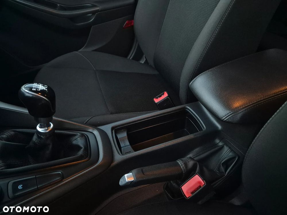 Ford Focus - 24
