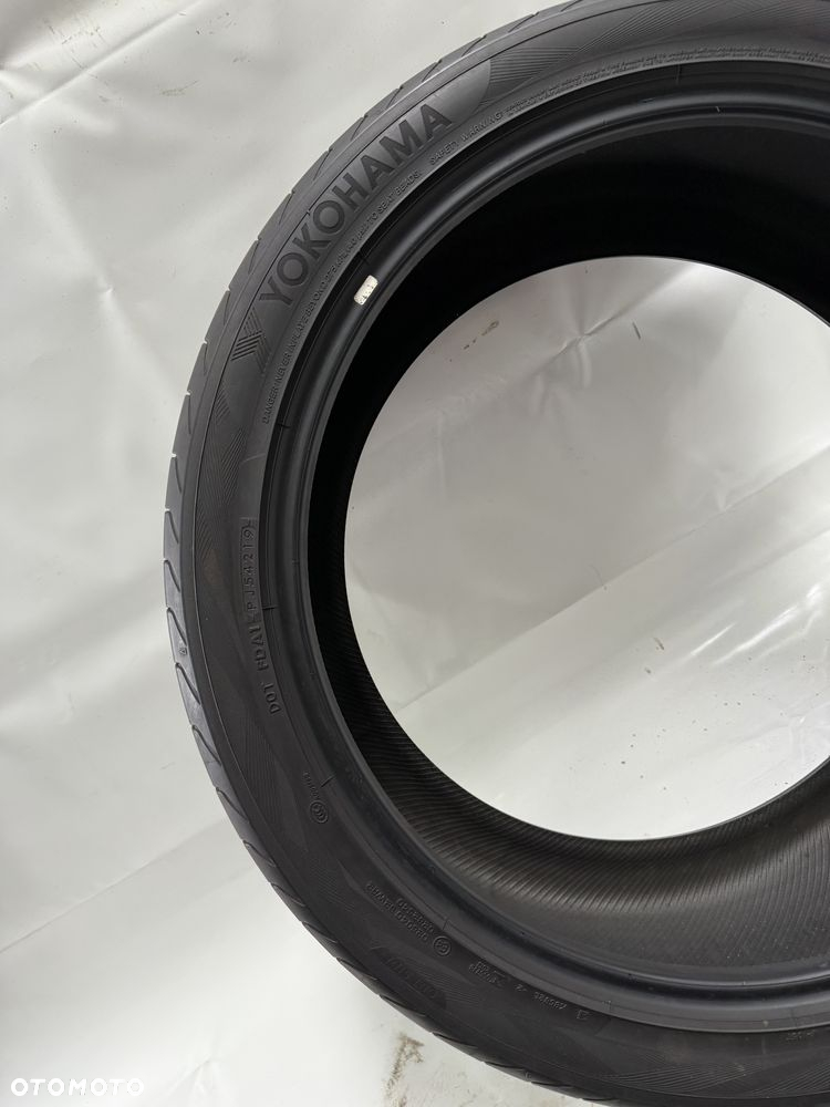 305/35/23 Yokohama Advan Sport V10S 111Y - 4