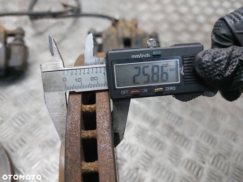 TARCZE HAMULCOWE PRZÓD + KLOCKI + ZACISKI HYUNDAI I30 I LIFT - 6
