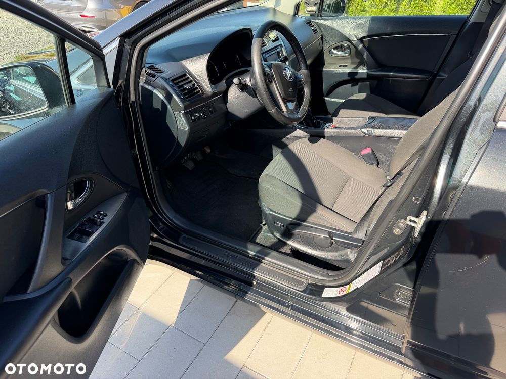Toyota Avensis 2.0 D-4D Sol - 17