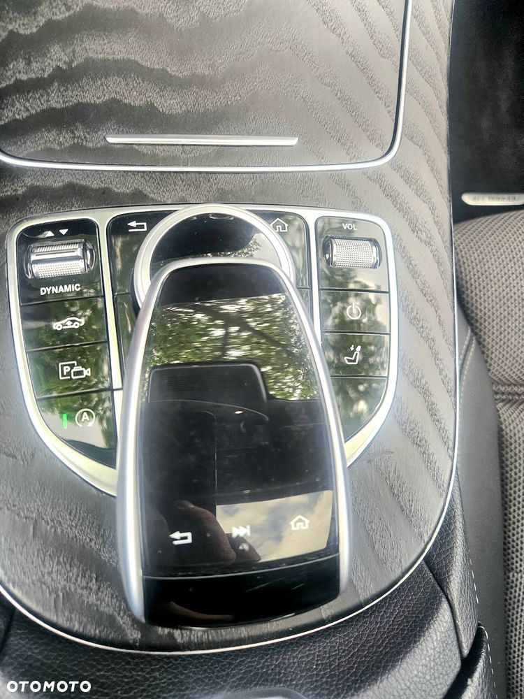 Mercedes-Benz Klasa E 220 d 4-Matic All-Terrain - 36