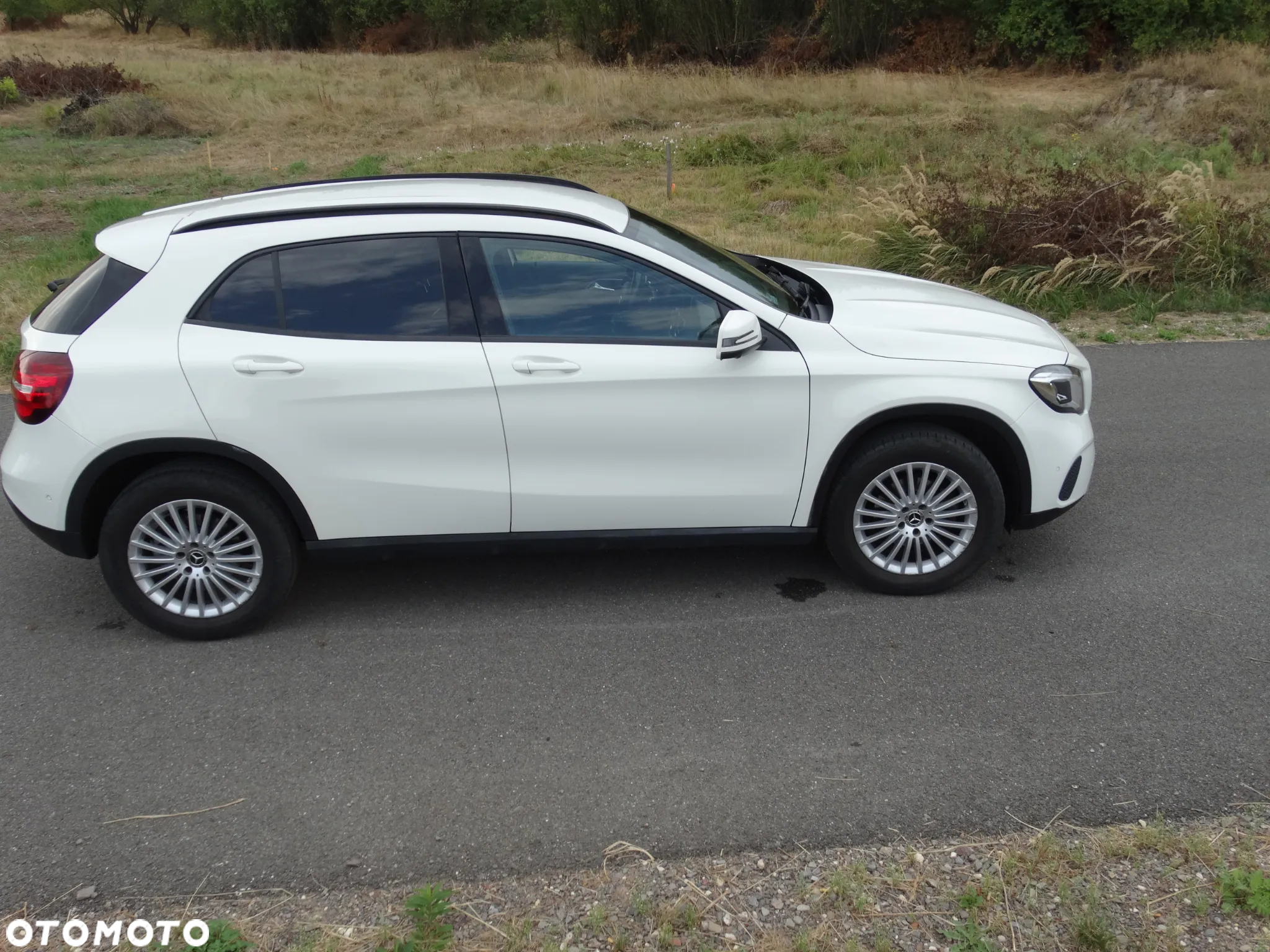 Mercedes-Benz GLA 200 7G-DCT - 29