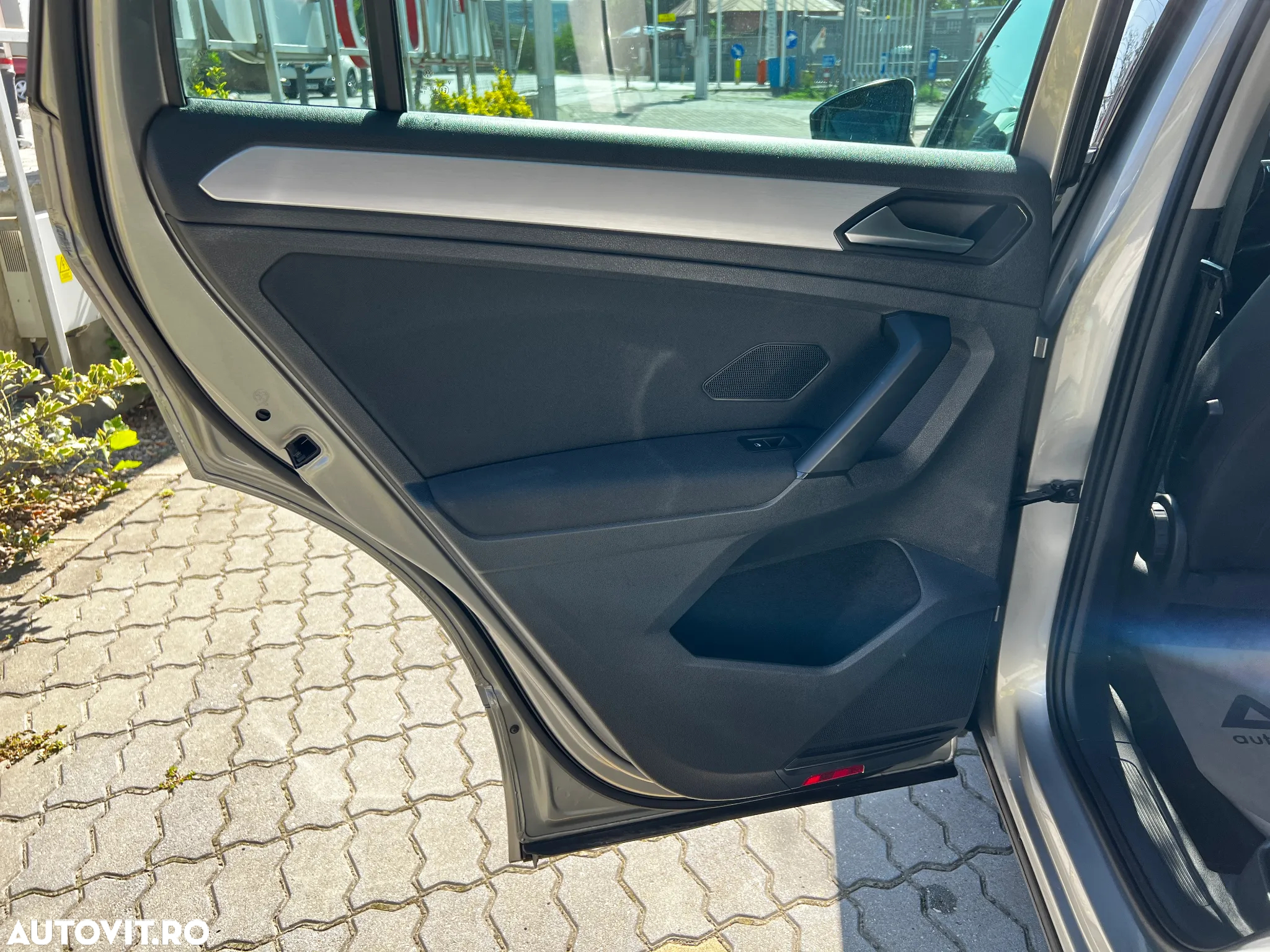 Volkswagen Tiguan 2.0 TDI SCR 4MOTION DSG R-Line - 33