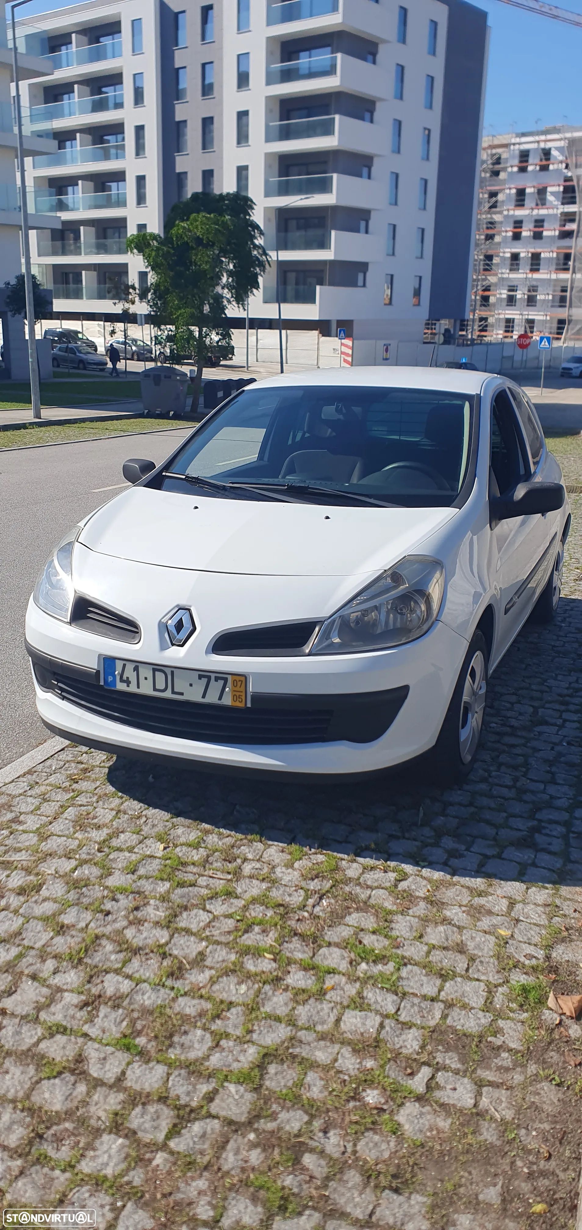 Renault Clio - 1